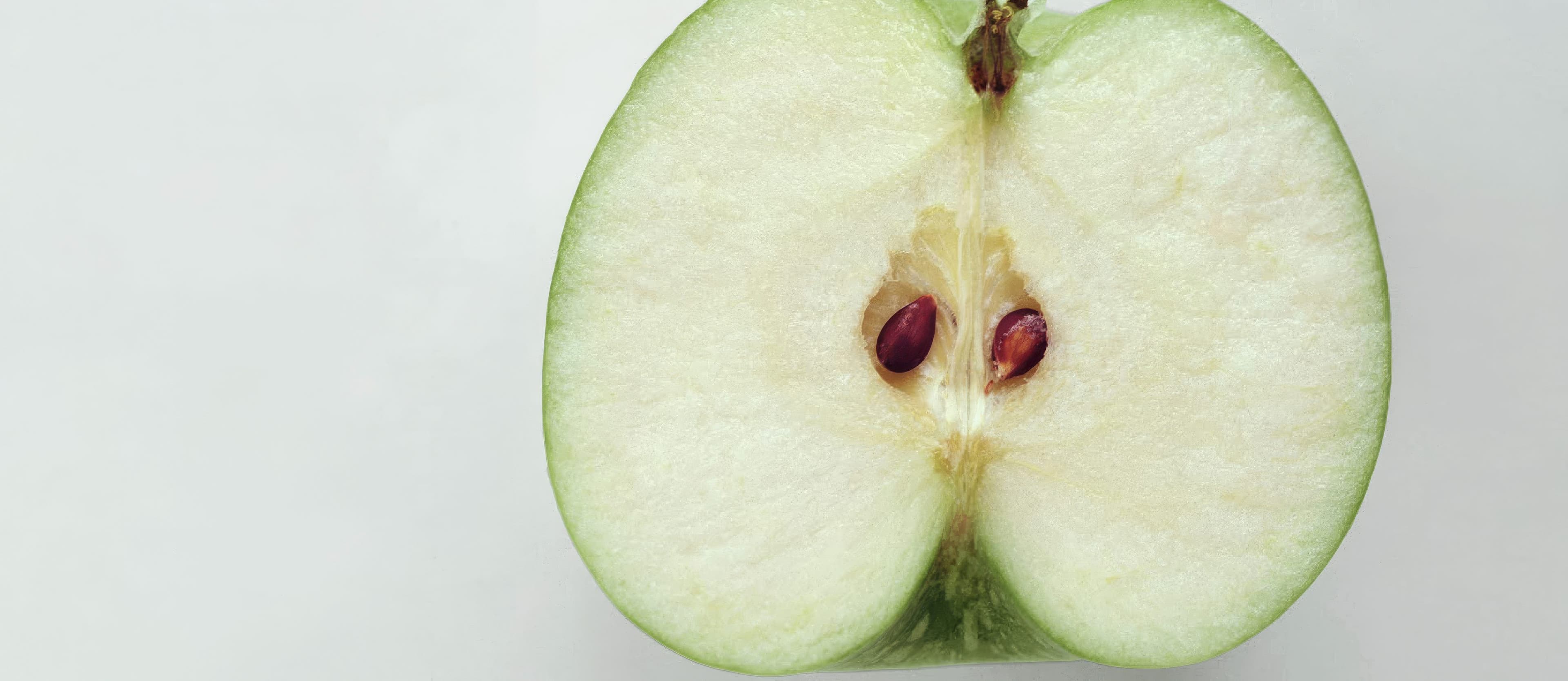 Apple cut in half